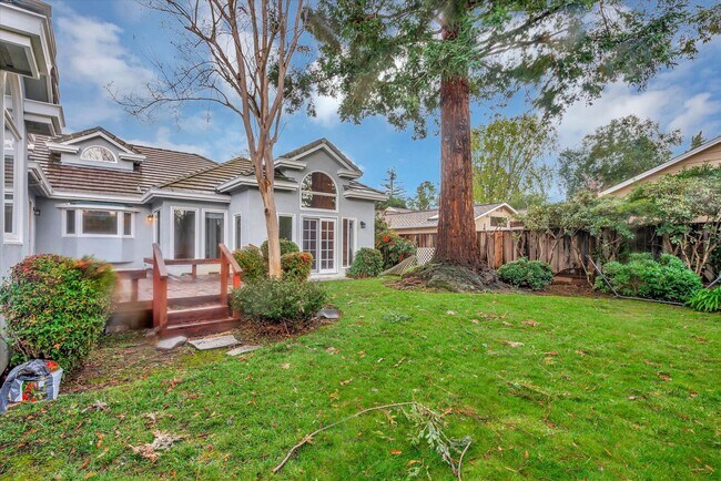 Building Photo - 954 Russell Ave