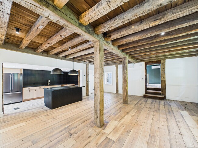 Building Photo - 153 Valley Forge Rd