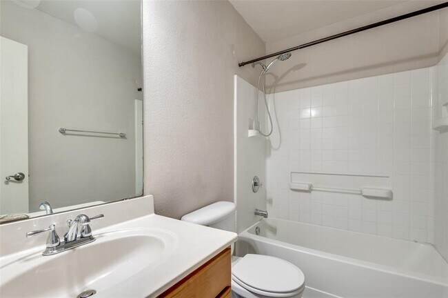 Building Photo - 2017 Laughlin Rd