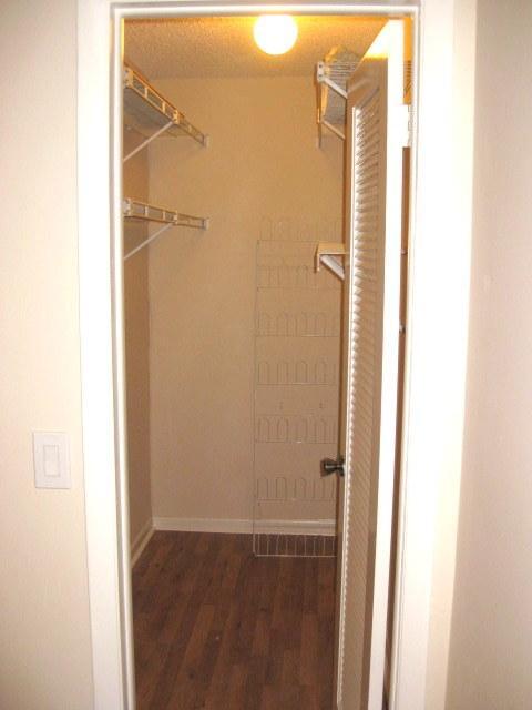 Building Photo - 532 Normandy L