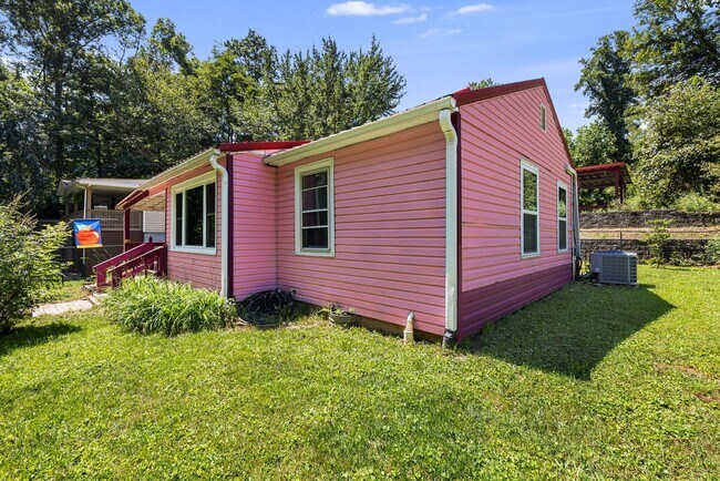 Building Photo - 513 Hiawassee Ave