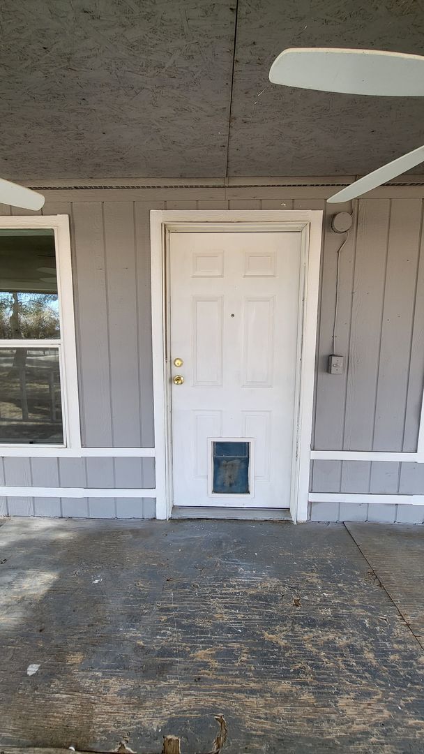 Building Photo - 521 Alaska Way