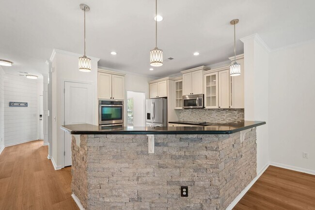 Building Photo - Available now. Beautiful 5 BR/2.5 BA Home in Swygerts Landing!