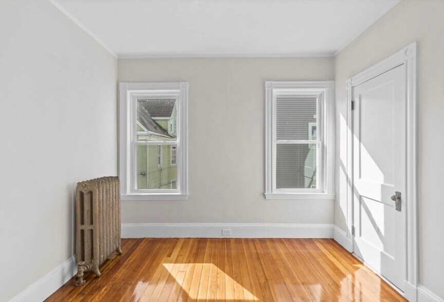 Building Photo - 7 Speedwell St