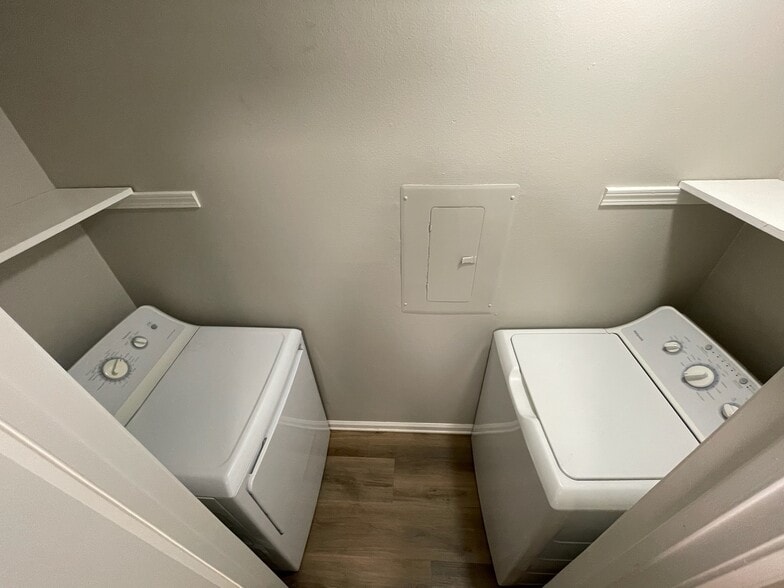 Washer/Dryer - 813 Hammond Manor Dr