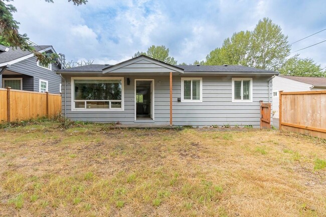 Building Photo - 2 bedroom and 2.5 bathroom house in Tukwila