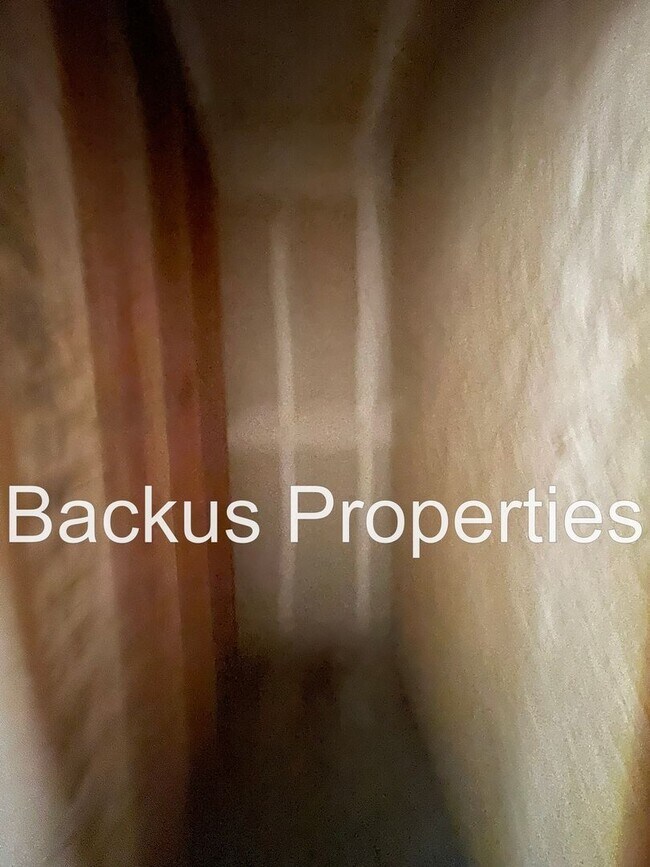 Building Photo - Beautiful two bedroom unit set in hills of Del Rey Oaks