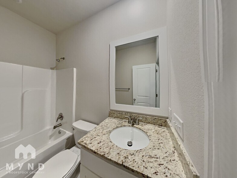 Building Photo - 421 Citation St