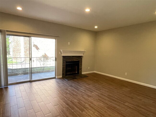 Building Photo - 6500 Harbor Town Dr