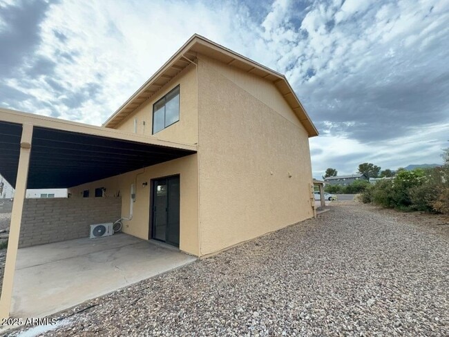 Building Photo - 4221 Plaza Oro Loma