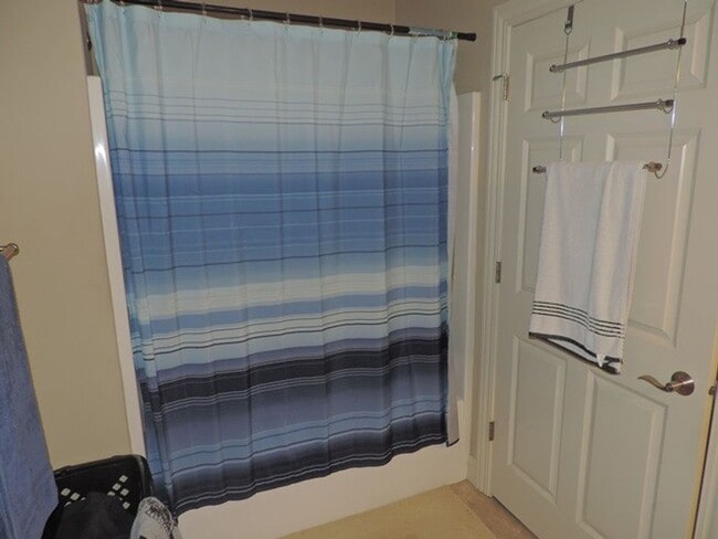 Building Photo - $2000 | 3 Bedroom, 2 Bathroom Condo | No P...