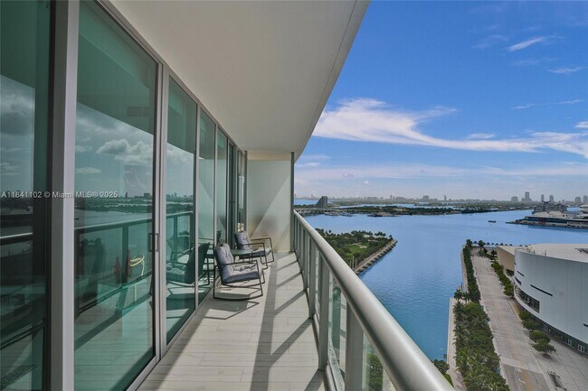 Building Photo - 888 Biscayne Blvd