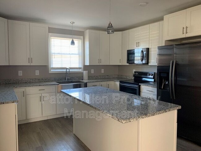 Building Photo - 83 Boyd Ave