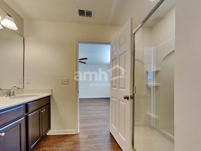 Building Photo - 120 E Jayce Way