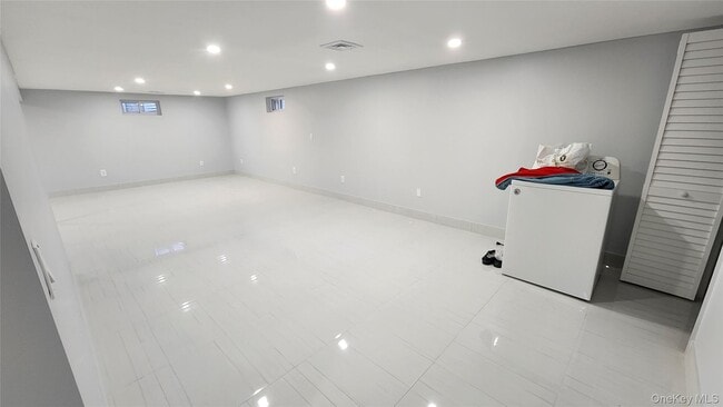 Building Photo - 126 Forest Ave