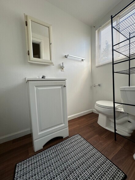 Building Photo - 134 Sherman St