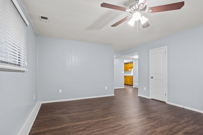 Building Photo - 5605 W 58th St