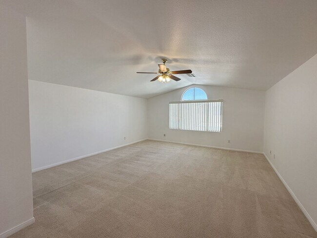 Building Photo - Spacious 5-Bedroom Retreat with Dual Firep...
