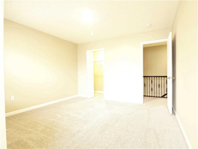 Building Photo - 605 Alessia Ct