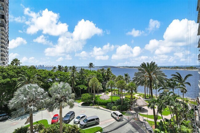 Building Photo - 2451 Brickell Ave