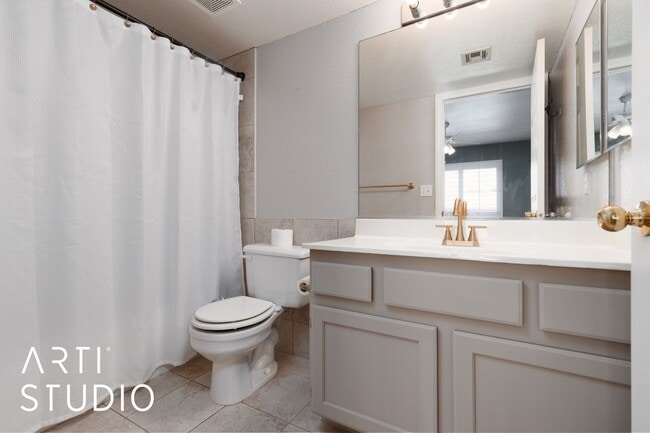 Building Photo - Beautiful 2-bedroom 2-bathroom condo by th...