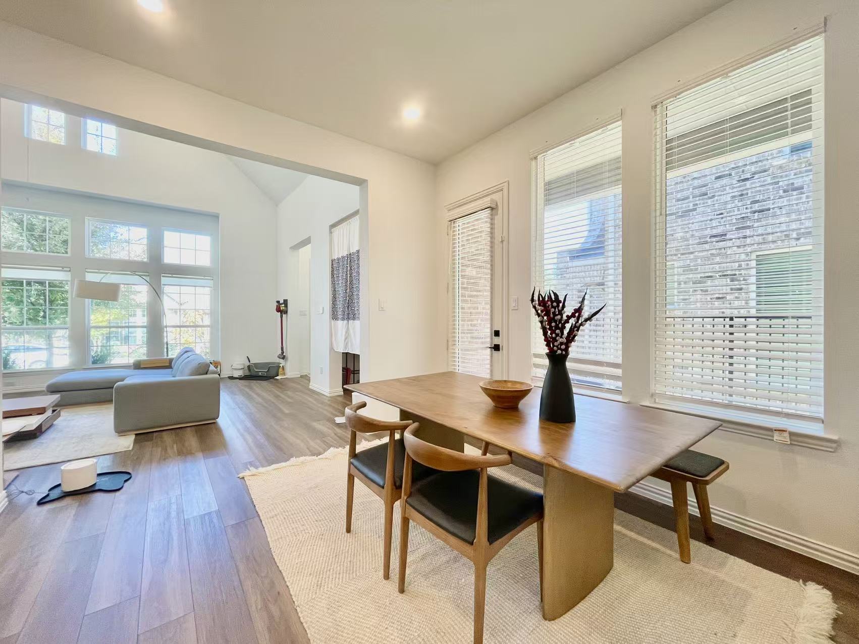 Building Photo - 8213 Bethpage Dr