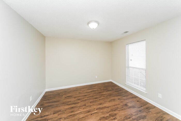 Building Photo - 4657 Lindawood Ln