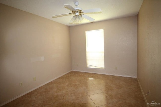 Building Photo - 26 Warbler Ave
