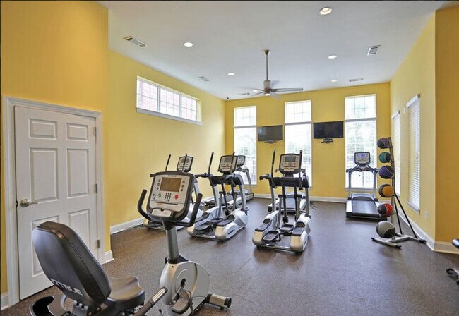 Building Photo - 645 Amber Meadows Way