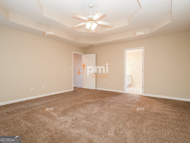 Building Photo - 1311 Vine Cir