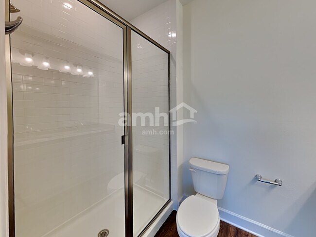 Building Photo - 922 Walden Woods Dr