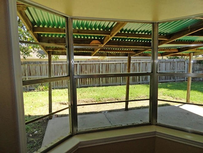 Building Photo - 16338 Autumn Wind Dr