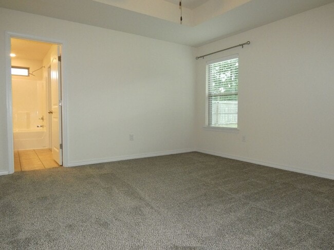 Building Photo - 5637 Peach Dr