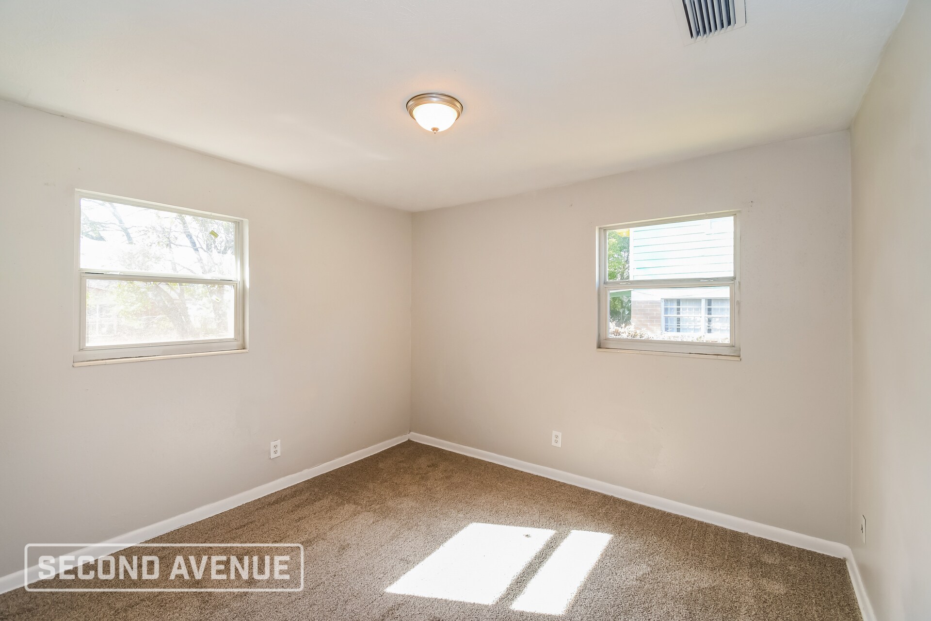 Building Photo - 6536 Manhattan Dr