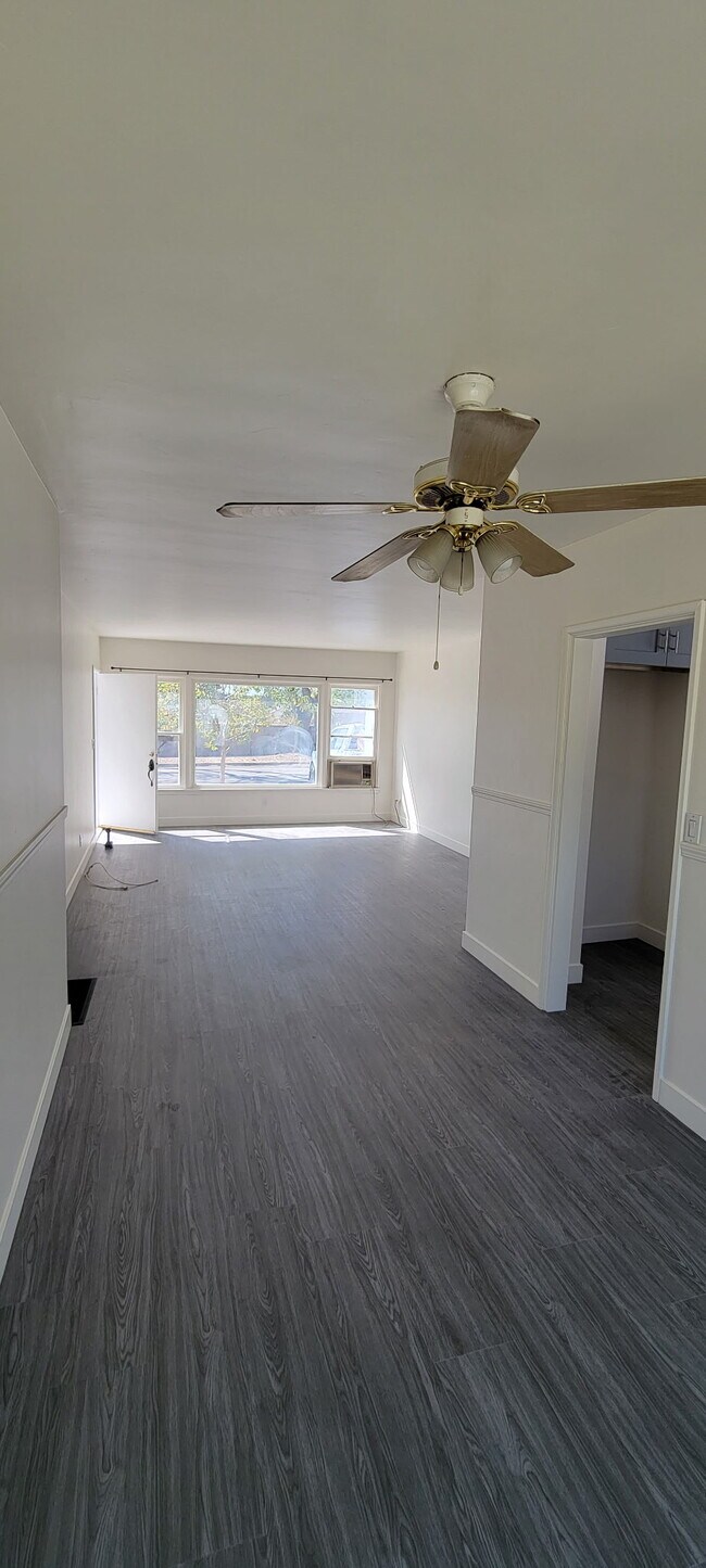 Building Photo - 610 Clay St