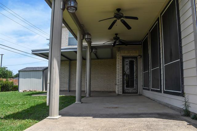 Building Photo - 409 Royal Crest Dr