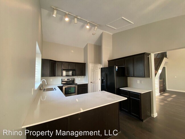 Building Photo - 6 br, 3.5 bath House - 8099 Pine Lake Circle