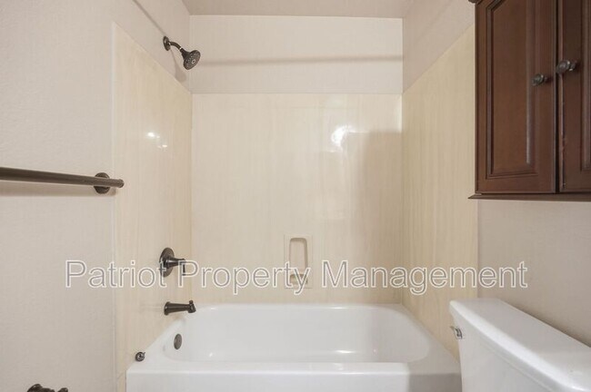 Building Photo - 9708-9708 E Vía Linda