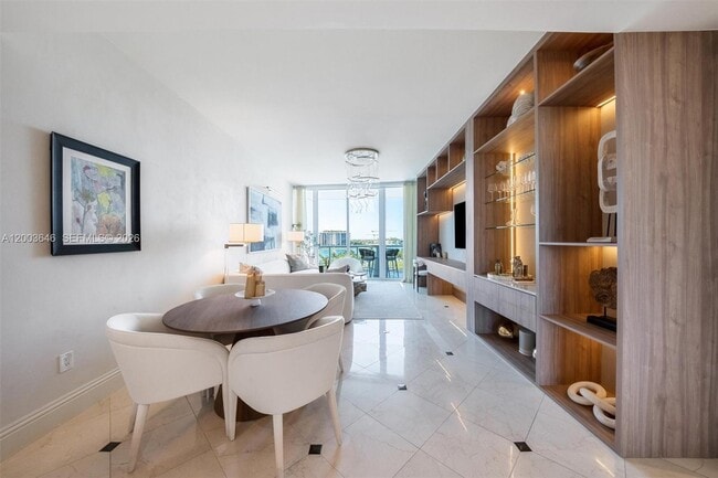 Building Photo - 100 South Pointe Dr