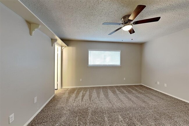 Building Photo - 3119 Park Garden Dr