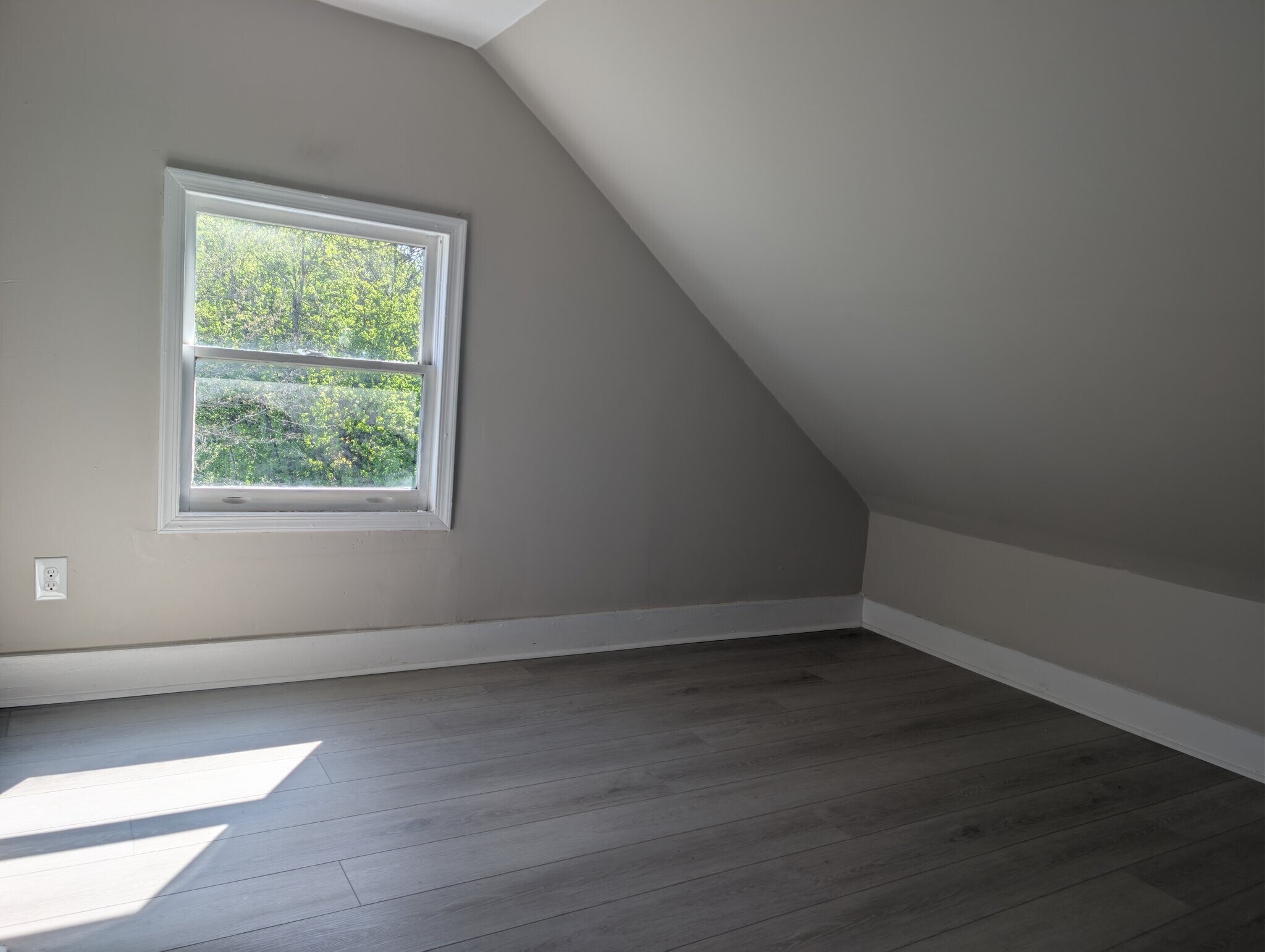 Building Photo - 500 Marion St