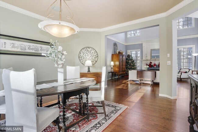 Building Photo - 14888 Pondview Cir