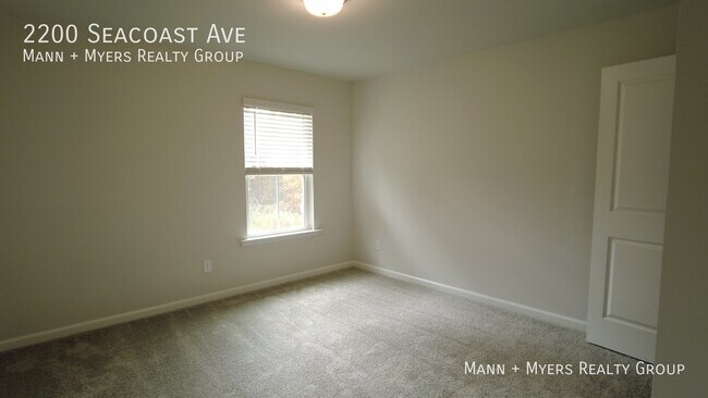 Building Photo - 2200 Seacoast Ave