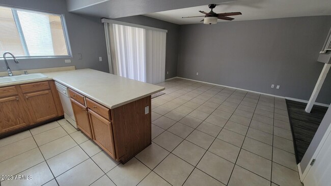 Building Photo - 5846 W Gelding Dr