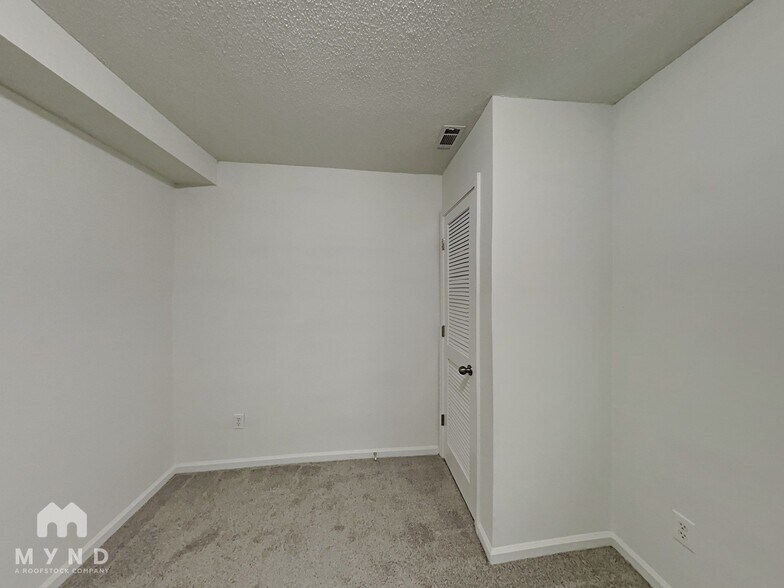 Building Photo - 10576 Sourwood Ct