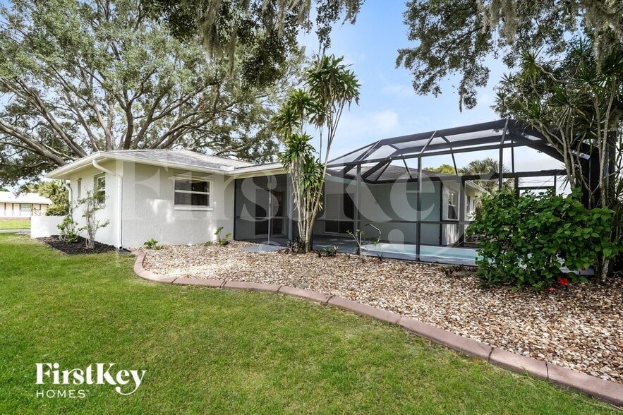 Building Photo - 136 Sunnyside St NW