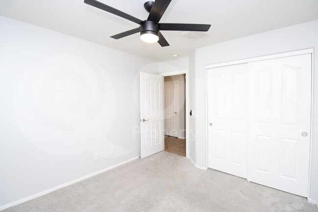 Building Photo - 45588 W Tulip Ln