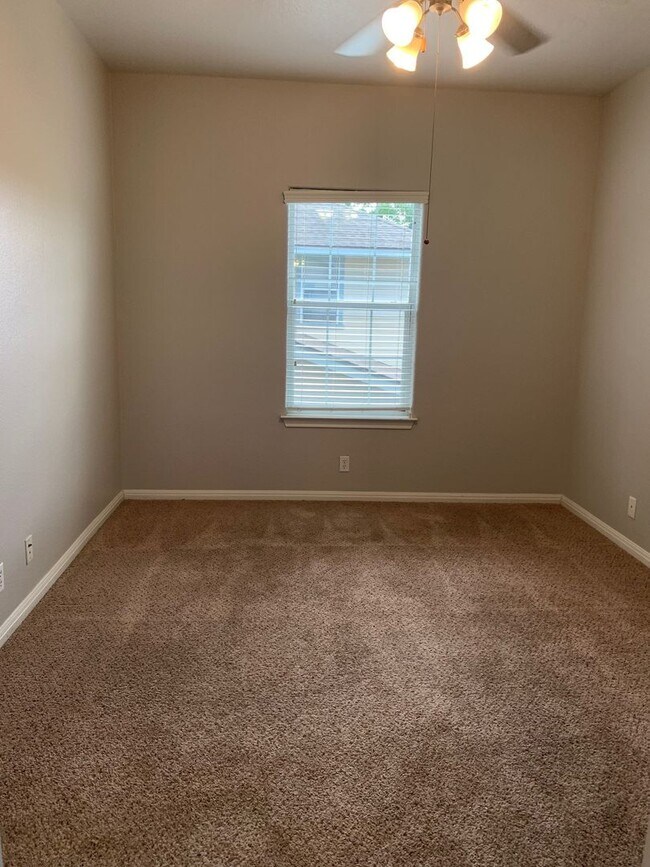 Building Photo - 5304 Evans Ave