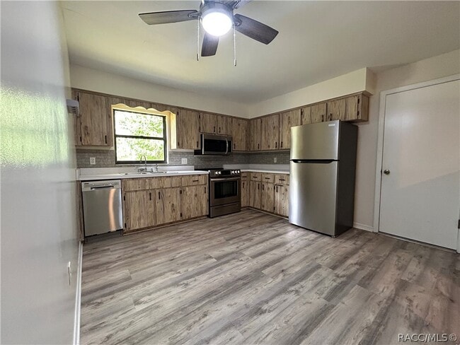 Building Photo - 7236 E Oak Isle Dr