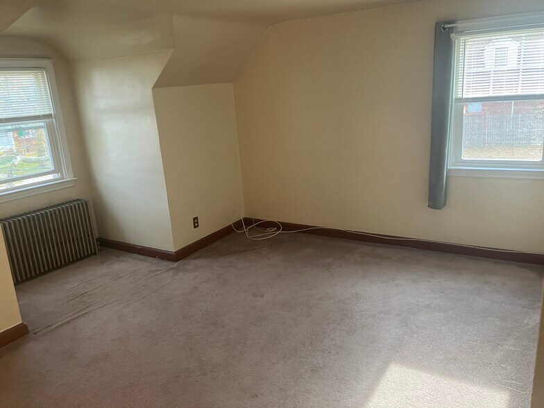 Building Photo - 111 Hillcrest Ave